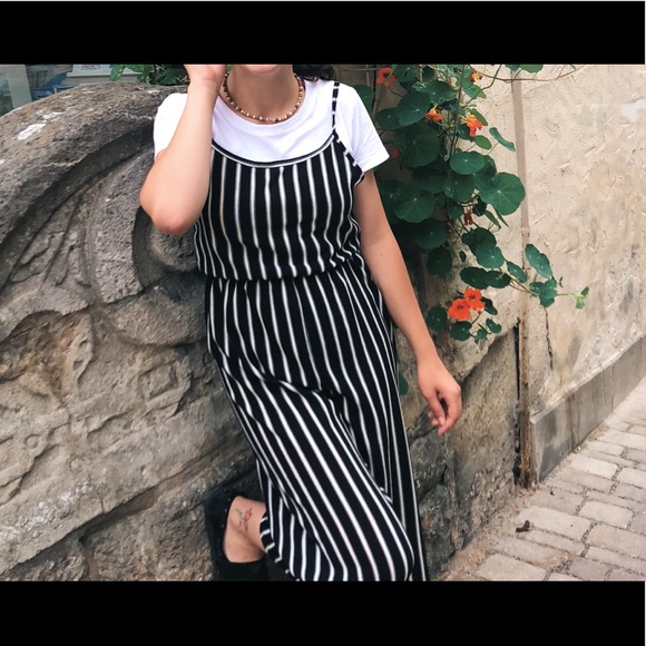 🖤Black and White Striped Romper🖤 - Picture 1 of 3